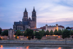 Deutschland, Sachsen-Anhalt, Magdeburger Dom am Abend Deutschland, Sachsen-Anhalt, Magdeburger Dom am Abend